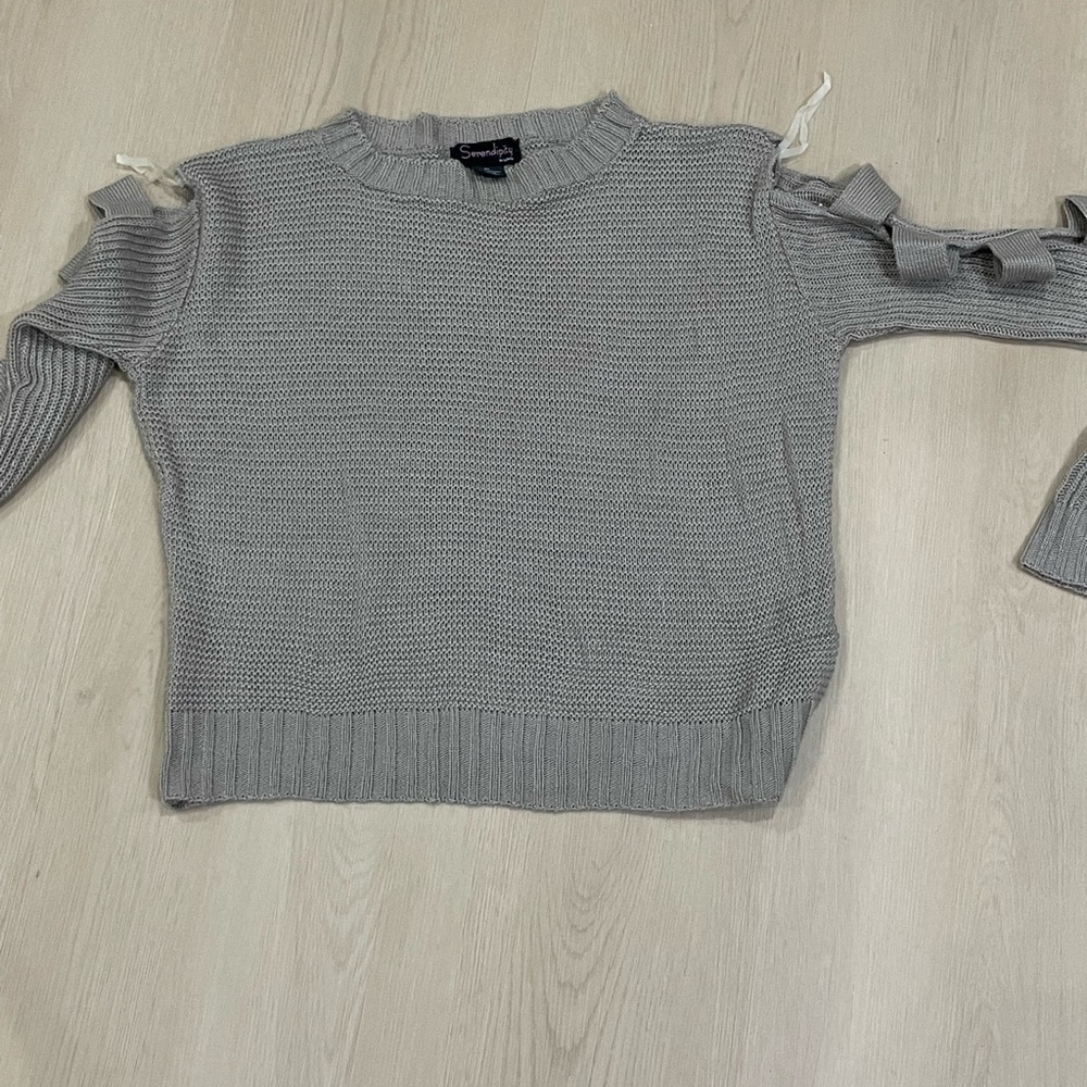 ✨ Serendipity Gray Cold-Shoulder Knit Sweater – Size XL (Pre-Loved) ✨